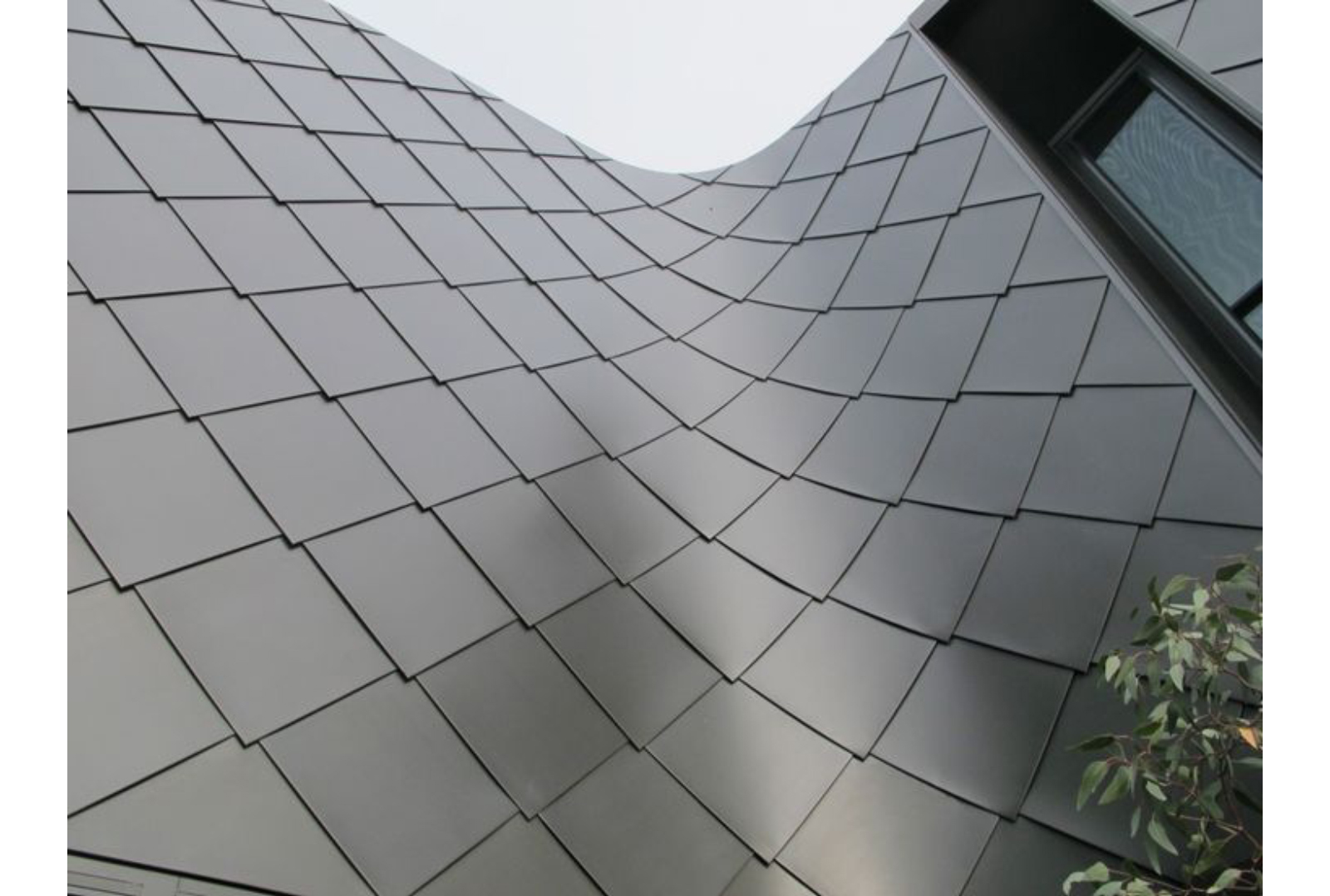 Axes in Excess metal facade: Defining the skyline with innovative architectural solutions.