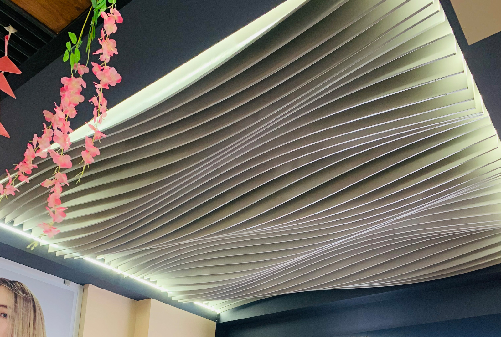 Axes in Excess: Leading the way in bespoke parametric ceiling solutions for modern spaces.