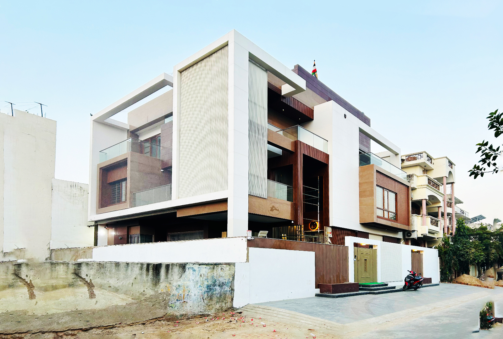 metal facade with aluminium louvers 